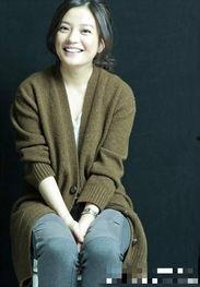 邻家明星中文,揭秘平凡生活中的璀璨星光