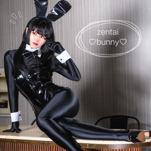 胶衣丝袜美女图片,胶衣美女的时尚演绎