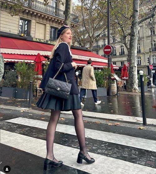 欧洲少妇穿丝袜,探寻欧洲少妇的时尚魅力